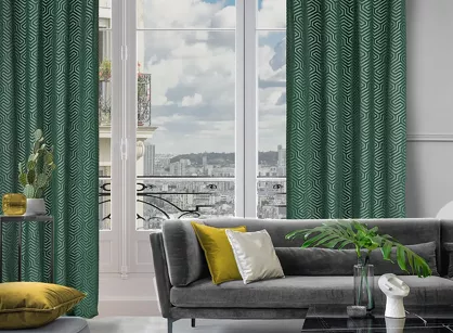 Zasłona gotowa na przelotkach 140x250 INGA welwetowa Pierre Cardin ciemna zieleń z żakardowym geometrycznym wzorem