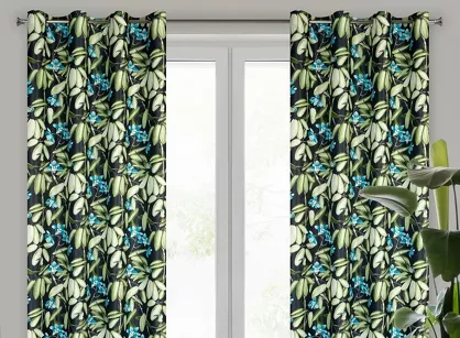 Zasłona na przelotkach 140x250 LONI zaciemniająca czarna z motywem graficznym zielonych kwiatów