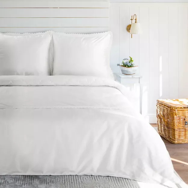 Pościel satynowa 220x200 RETRO 6 biała z delikatną koronką z kolekcji Premium