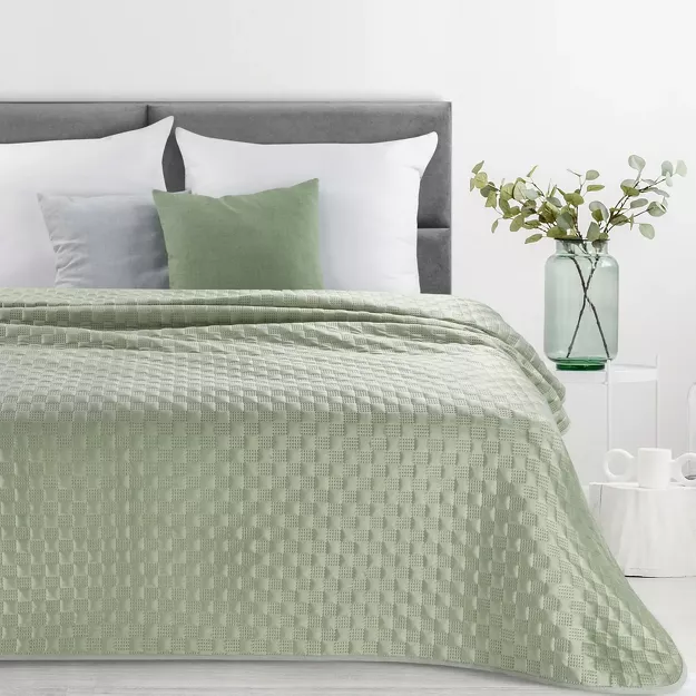 Narzuta welwetowa 170x210 SOFIA 4 jasna zieleń pikowana w dużą gęstą jodełkę