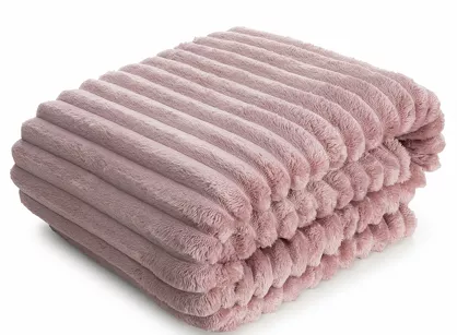 Koc 150x200 SOFT pudrowy puszysty typu flano z wytłaczanym wzorem Design 91