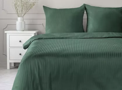 Pościel satynowa 140x200 VERA jednokolorowa gładka ciemna zieleń w prążki
