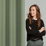 Zasłona gotowa na przelotkach 140x250 RITA jednokolorowa oliwkowa z miękkiej tkaniny - 8