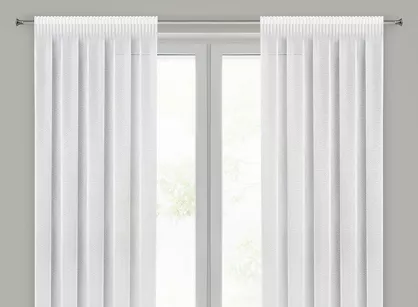 Firana na taśmie 140x270 RAIN biała z drobnymi przeszyciami o strukturze deszczyku