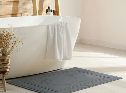 Dywanik bawełniany 50x70 SAMMY stalowy jednokolorowy z wzorem stóp