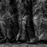 Zasłona na taśmie 140x300 STELLA welwetowa czarna ze srebrnym kwiatowym nadrukiem - 8