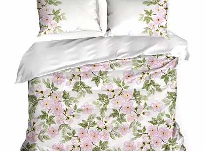 Pościel satynowa 160x200 NIKA 44 biała z różowym wzorem kwiatów i listków z kolekcji Nova Print