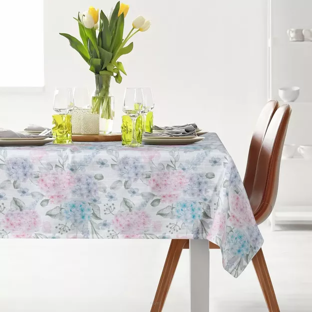 Obrus 140x220 SUMMER 8 różowy z nadrukowanym wzorem kwitnących kwiatów