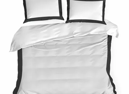 Pościel satyna bawełniana 220x200 LAURA biała zdobiona ozdobną czarną kantą z kolekcji Nova Style