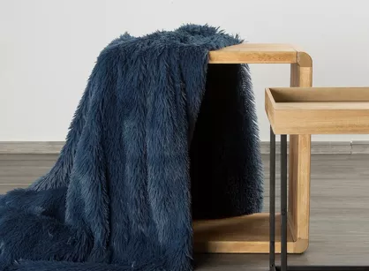Koc futrzany 200x220 TIFANY 1 granatowy jednokolorowy puszysty z kolekcji Design 91