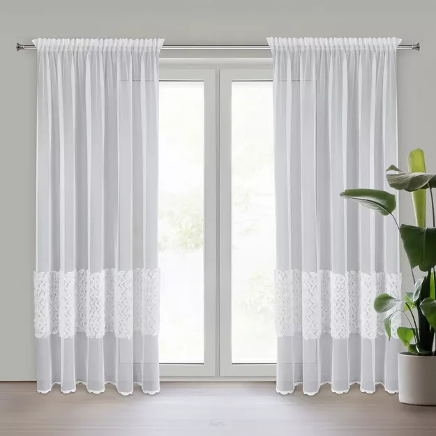 Firana na taśmie 140x270 LORIS biała z etaminy zdobiona aplikacją