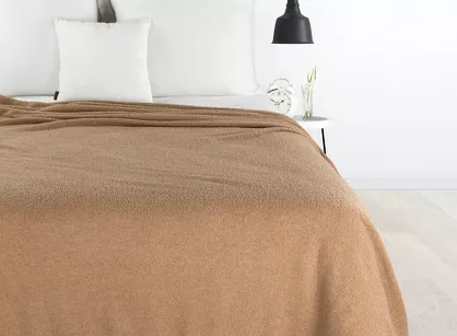 Koc 170x210 BUKLA beżowy jednokolorowy wzór baranka