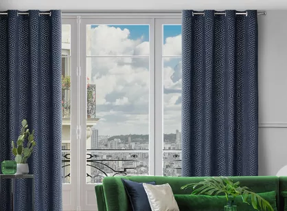 Zasłona gotowa na przelotkach 140x250 INGA welwetowa Pierre Cardin granatowa z żakardowym geometrycznym wzorem
