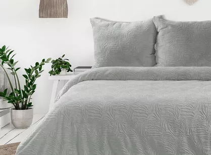 Pościel welwetowa 220x200 FLANO srebrna z tłoczonym wzorem w jednolitym kolorze z kolekcji NOVA