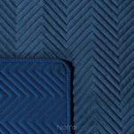 Narzuta welwetowa 230x260 SOFIA granatowa pikowana w gęstą jodełkę - 4