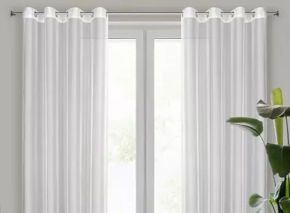 Firana na przelotkach 140x260 ANABEL biała z organzy błyszcząca wykończona szwem obciążającym