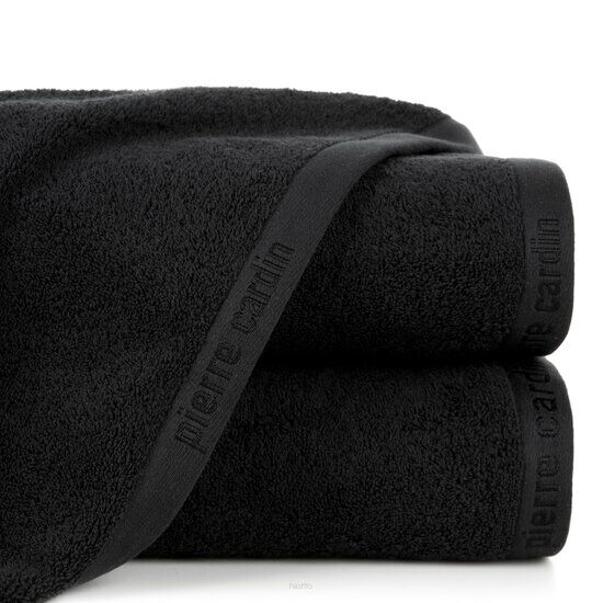 Ręcznik 50x90 EVI Pierre Cardin czarny zdobiony bordiurą w kolorze ręcznika z logo marki