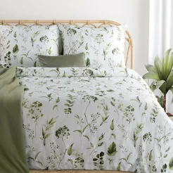 Pościel satynowa 220x200 SPRING 105 biała oliwkowa z delikatnym wzorem kwiatowym z kolekcji Classic