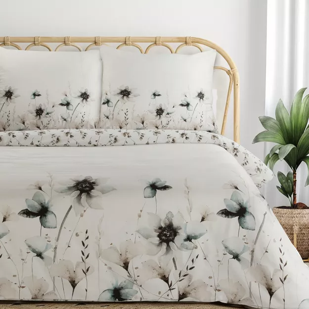 Pościel z satyny 160x200 PREMIUM 22 biała z wzorem szarobeżowych kwiatów z kolekcji Premium
