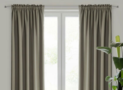 Zasłona na taśmie 135x270 LOGAN zaciemniająca cappuccino jednokolorowa z półmatowej tkaniny