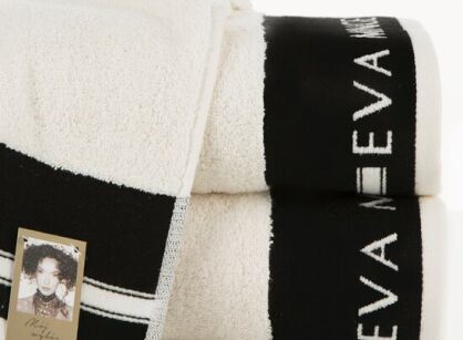 Ręcznik 50x90 SILK 7 Eva Minge biały zdobiony czarną bordiurą z napisami