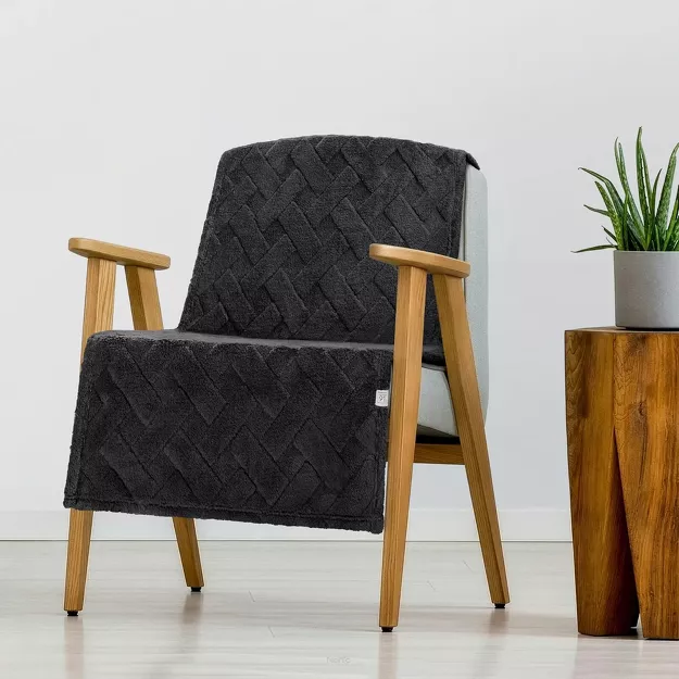 Koc na fotel 70x160 CARO czarny puszysty typu flano z wytłaczanym wzorem Design 91