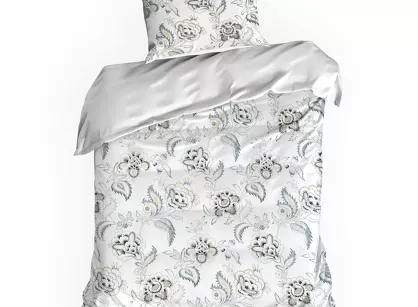 Pościel satynowa 140x200 SPRING 83 biała jasny niebieski z wzorem roślinnym z kolekcji Classic