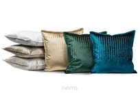 Poszewka welwetowa 45x45 ROYAL 1 niebieska zdobiona cyrkoniami z wypustką - 2