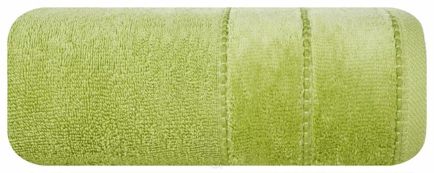 Ręcznik bawełniany 70x140 MARI oliwkowy z welurową bordiurą w pasy