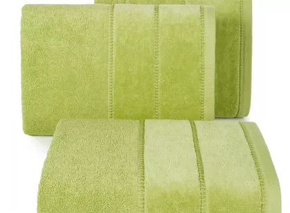 Ręcznik bawełniany 70x140 MARI oliwkowy z welurową bordiurą w pasy