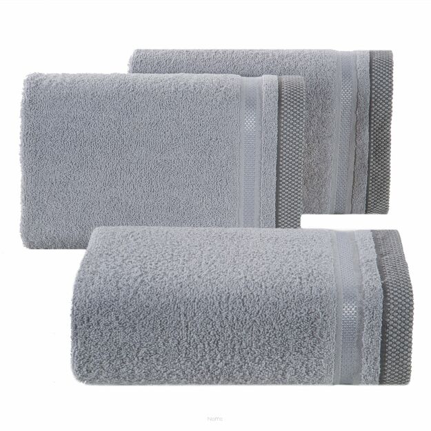 Ręcznik 100x150 ABBIE srebrny  z żakardową błyszczącą bordiurą w pasy z delikatną krateczką 500 g/m2