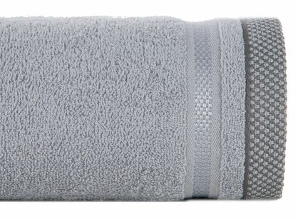 Ręcznik 100x150 ABBIE srebrny  z żakardową błyszczącą bordiurą w pasy z delikatną krateczką 500 g/m2