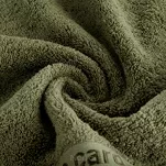 Ręcznik 30x50 EVI Pierre Cardin ciemna oliwka zdobiony bordiurą w kolorze ręcznika z logo marki - 2