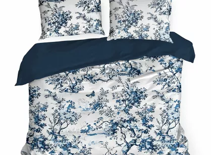 Pościel satynowa 160x200 SPRING 86 biała z granatowym wzorem roślinnym z kolekcji Classic