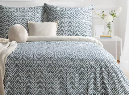 Pościel satynowa 140x200 SPRING 98 granatowa kremowa z nadrukiem etnicznym z kolekcji Classic