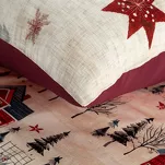 Pościel świąteczna 160x200 ASHER bordowo kremowa nadruk zimowej scenerii z satyny bawełnianej - 5