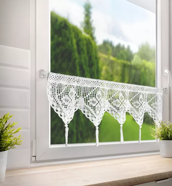 Zazdrostka w tunelu 150x30 MARTHA biała z bawełny ażurowy wzór z chwostami