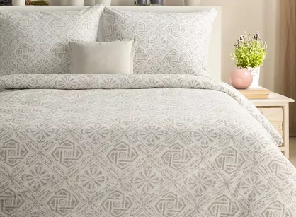 Pościel satynowa 220x200 SPRING 100 ciemny beż z ornamentem roślinnym z kolekcji Classic