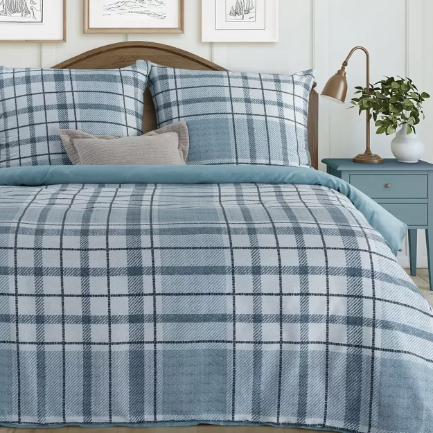 Pościel satynowa 160x200 SPRING 95 niebieska z motywem kratki z kolekcji Classic