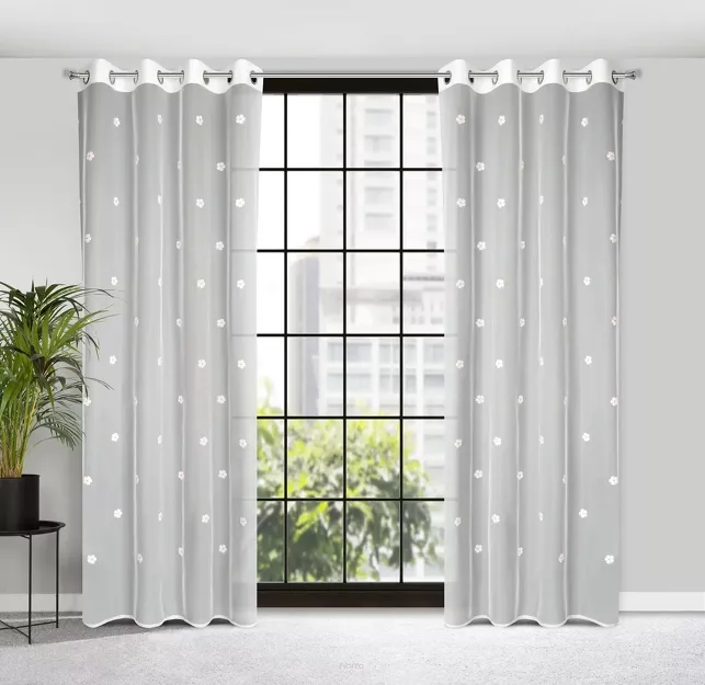 Firana na przelotkach 140x250 ELSA biała zdobiona dziecięcym różowym haftem