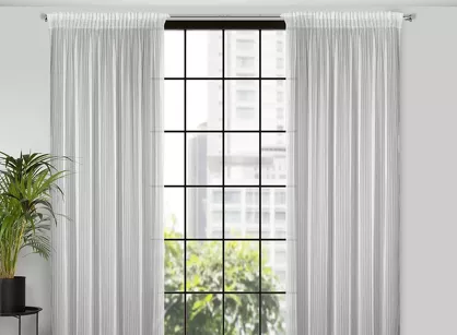 Firana na taśmie 140x270 NOELIA biała w prążki z połyskującą srebrną nicią