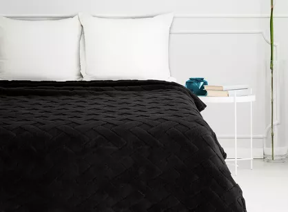 Koc 170x210 CARO czarny puszysty typu flano z wytłaczanym wzorem Design 91