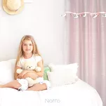 Firana na przelotkach 140x250 MOON 2 różowa z etaminy zdobiona taśmą dekoracyjną w wiszące księżyce - 10