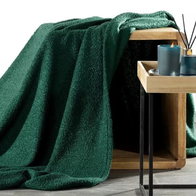 Koc 200x220 BUKLA ciemna zieleń jednokolorowy wzór baranka