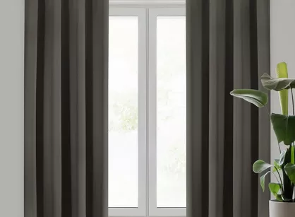 Zasłona na przelotkach 140x270 LOGAN zaciemniająca grafitowa jednokolorowa z półmatowej tkaniny