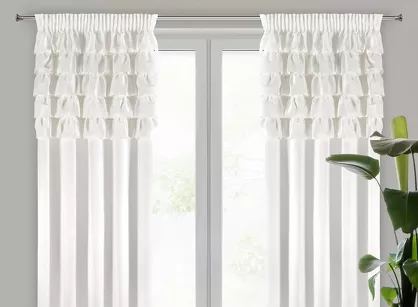 Zasłona na taśmie 140x270 AURA welwetowa biała jednokolorowa zdobiona w górnej części falbanami