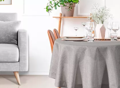 Obrus fi 120 BIANCA 2 srebrny zdobiony kantą z wplecioną nicią srebrną Diva Line