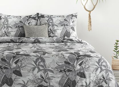 Pościel z mikrowłókna 160x200 CASSIE biała szara wzór kwiatowy Design 91