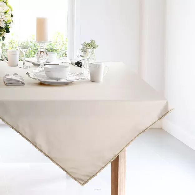 Nakładka 85x85 LACE kremowa wykończona szampańską koronką