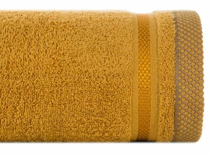 Ręcznik bawełniany 50x90 ABBIE ciemny żółty z żakardową błyszczącą bordiurą w pasy z delikatną krateczką